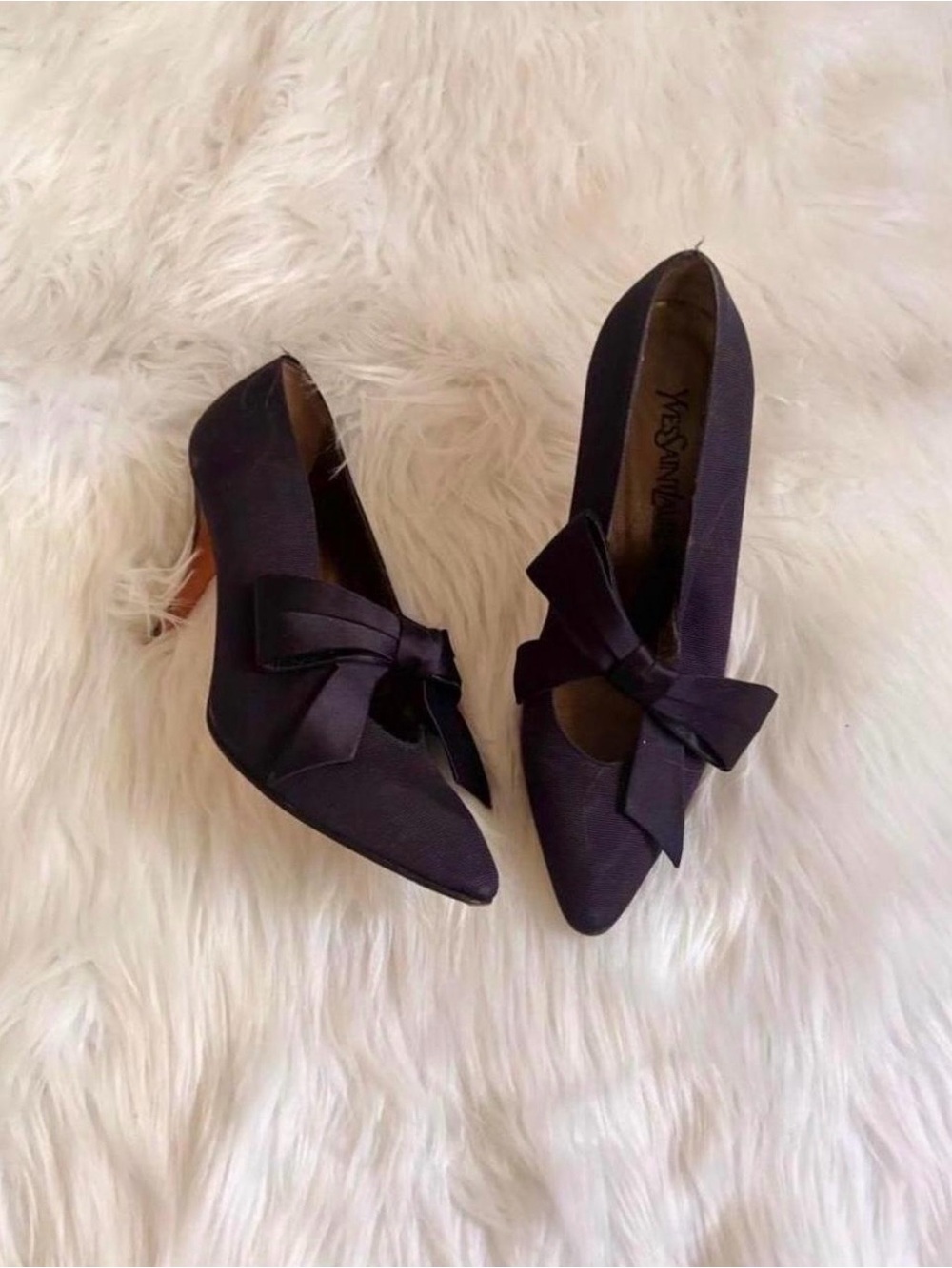 Vintage Yves Saint Laurent Navy Bow Pointed Toe Heels